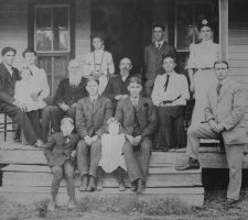 In 1907, the Ramsey clan on the family farm in Odin, Illinois; Nadine’s father Claude is standing in front, far right.