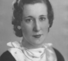 Portrait of Nadine in 1935, when she took secretarial jobs to help pay for her first flying lessons.